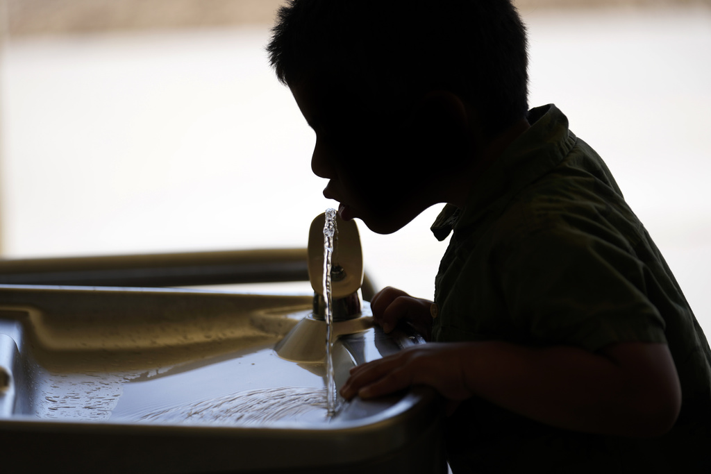 Fluoride in drinking water poses enough risk to merit new EPA action